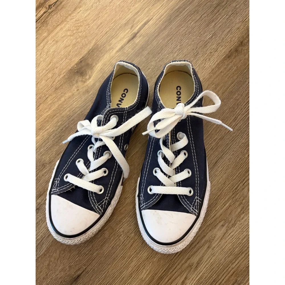 Kids converse size 1